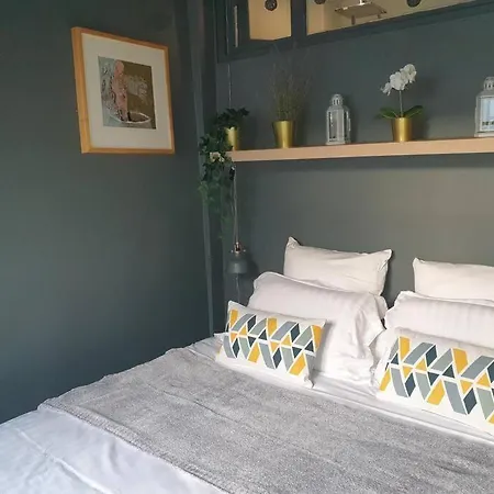 Bastille-2 Pieces Confort * Paris