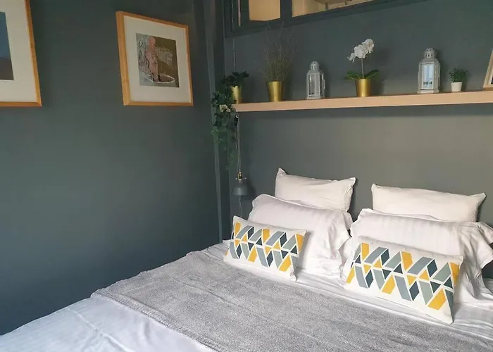 Bastille-2 Pieces Confort * Paris